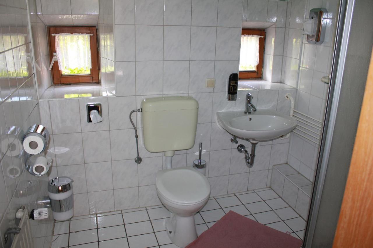 נירנברג Hotel Zur Friedenslinde מראה חיצוני תמונה